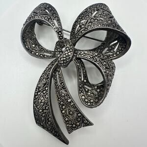 Vintage silver tone large oversized 3D openwork textured bow brooch pin